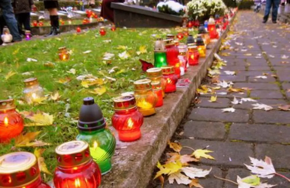 Nowy pomnik na warszawskim cmentarzu