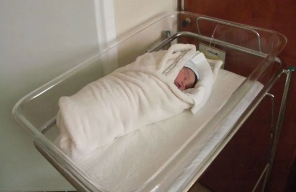 Przeciwni zaostrzeniu ustawy o aborcji protestują przed Sejmem