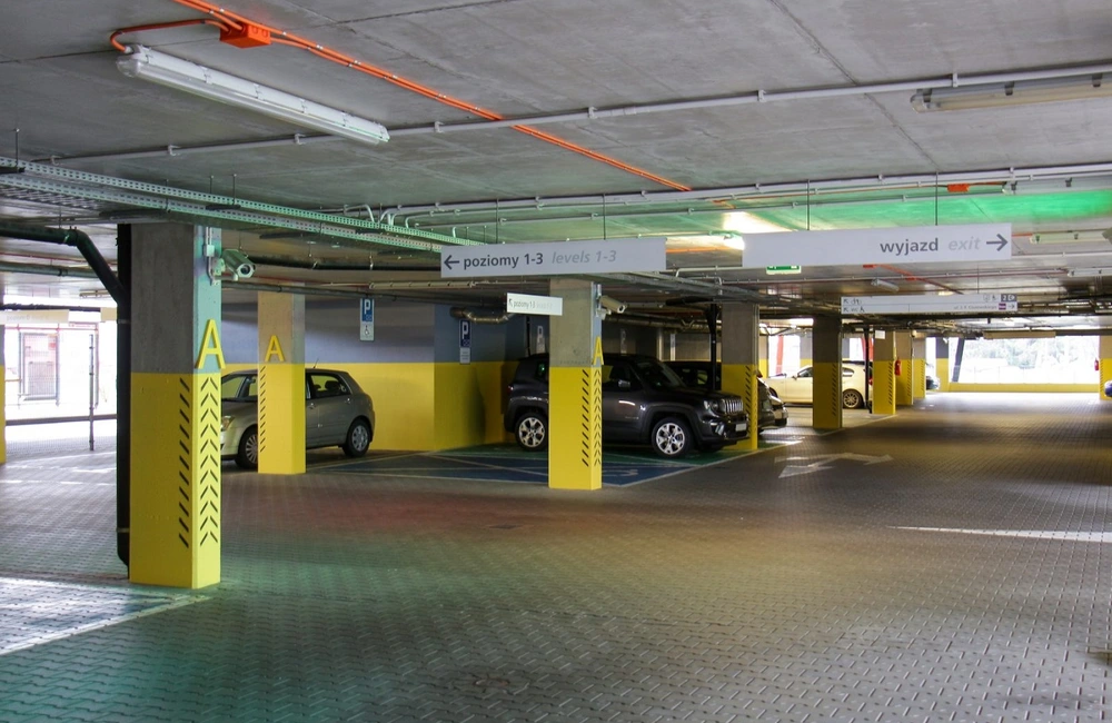 ZTM zakończył &quot;kolorowanie&quot; kolejnych poziomów parkingów &quot;Parkuj i Jedź&quot;