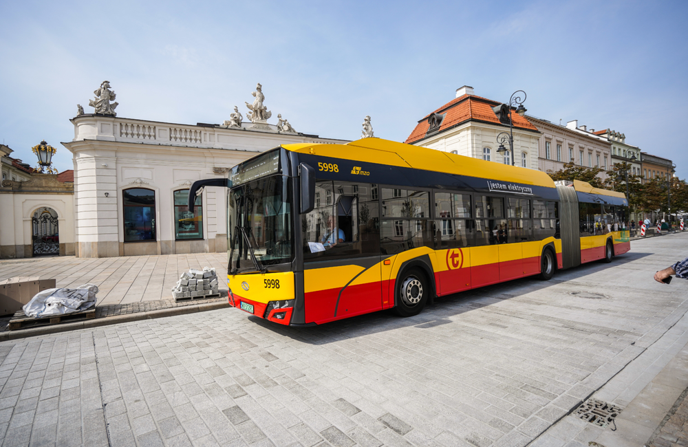 Na Krakowskie Przedmieście wróciły autobusy