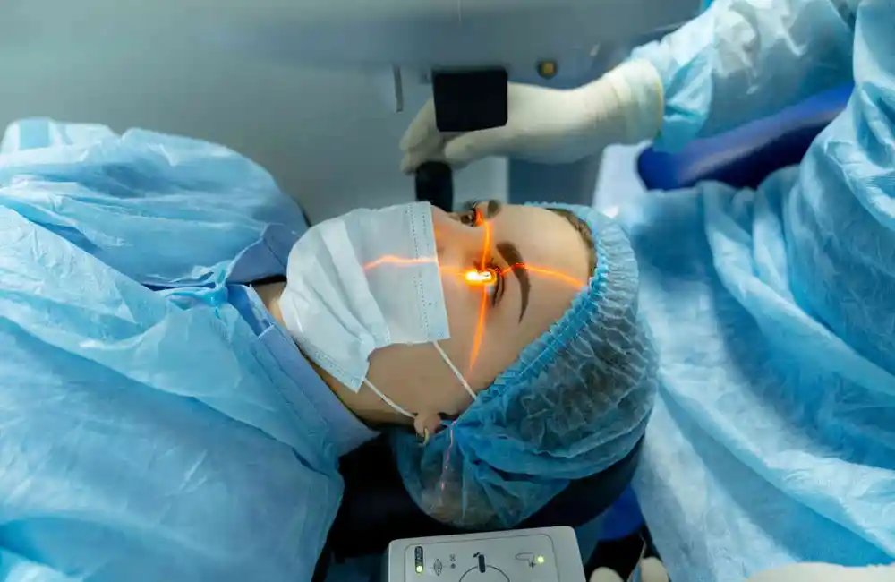 Laserowa korekcja wzroku FemtoLASIK: Nowoczesna metoda, która zmienia życie