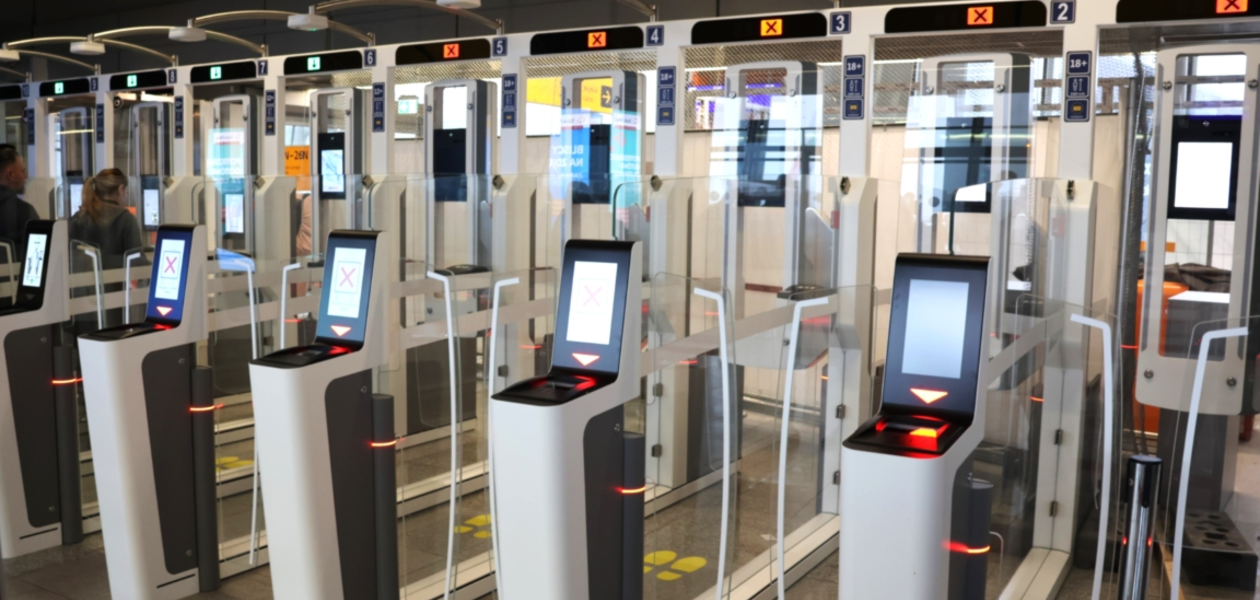 Bramki ABC na Lotnisku Chopina_fot. Mazowiecki Urząd Wojewódzki w Warszawie