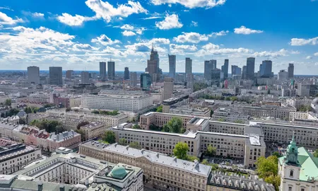 Warszawa oddycha lepiej – liczby i fakty Wymiana pieców kopciuchów w Warszawie przynosi efekty UM Warszawa