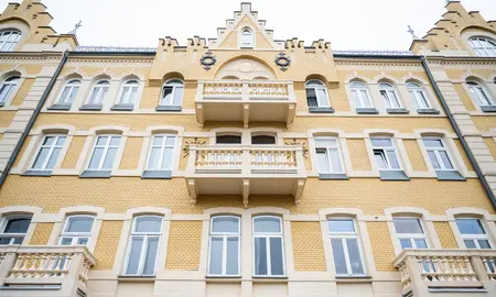 Zabytkowa kamienica przy ul. Targowej 62 po metamorfozie fot. Rafał Motyl / UM Warszawa 