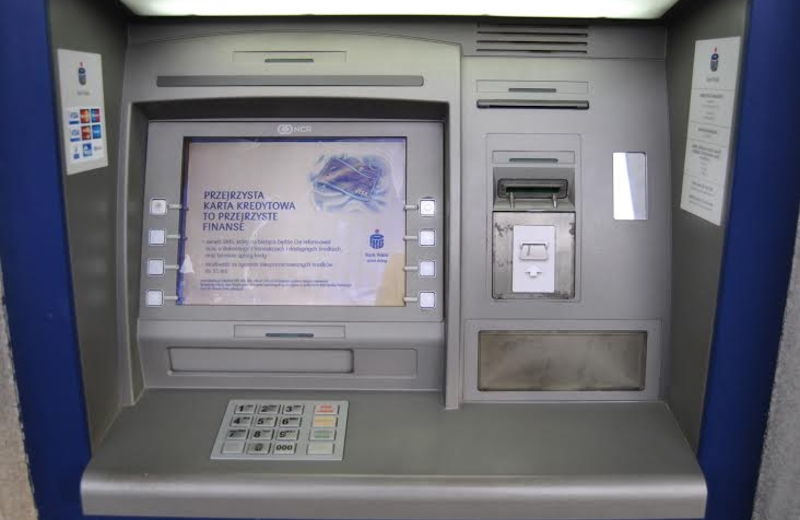 Wysadzili bankomat. Ukradli pieniądze