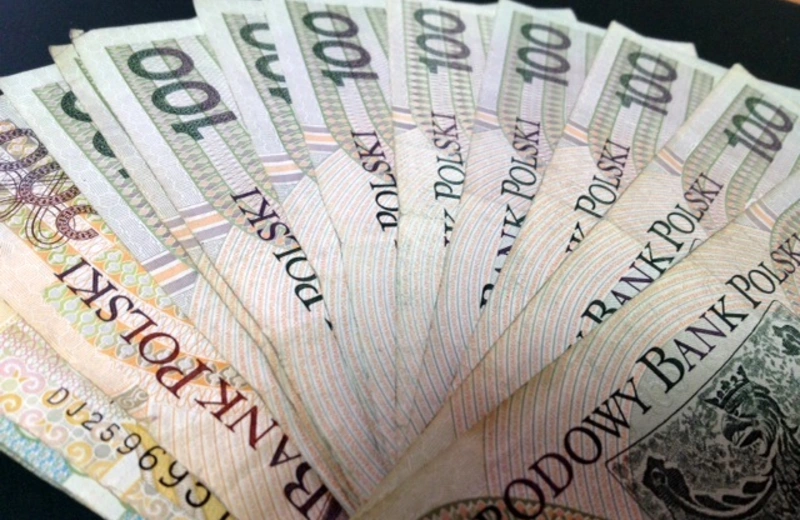 Napad na bank przy ul. Afrykańskiej. Mężczyzna zabrał kilkaset złotych i uciekł