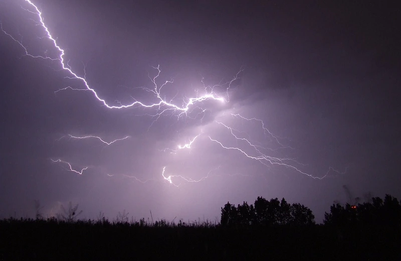Ulewa w stolicy. Ostrzeżenie meteorologiczne