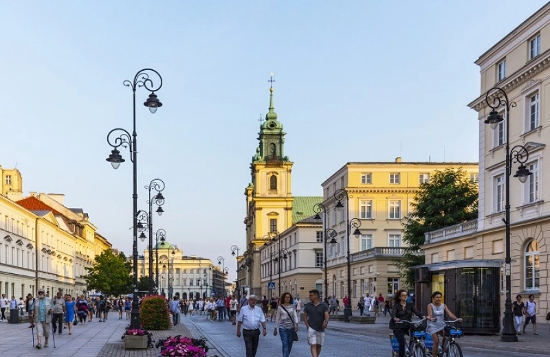  31 marca ulice Nowy Świat i Krakowskie Przedmieście zamienią się w weekendowy deptak