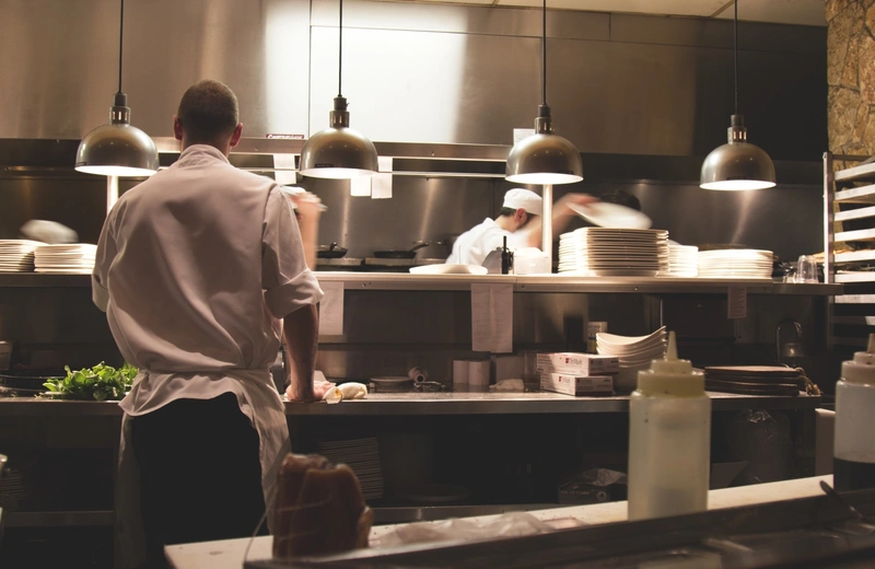 Profesjonalne sprzątanie kuchni - podstawa funkcjonowania dobrej restauracji