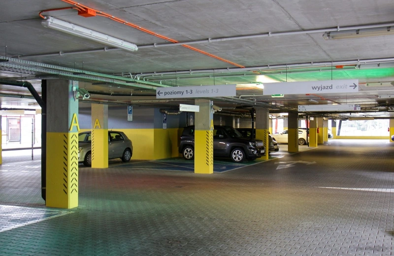 ZTM zakończył &quot;kolorowanie&quot; kolejnych poziomów parkingów &quot;Parkuj i Jedź&quot;
