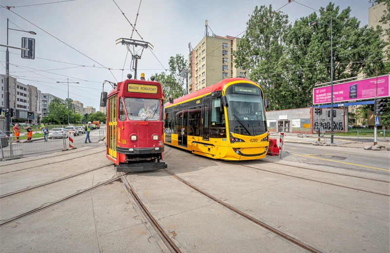 Pierwszy testowy tramwaj dojechał na Stegny. Kiedy otwarcie nowej trasy?