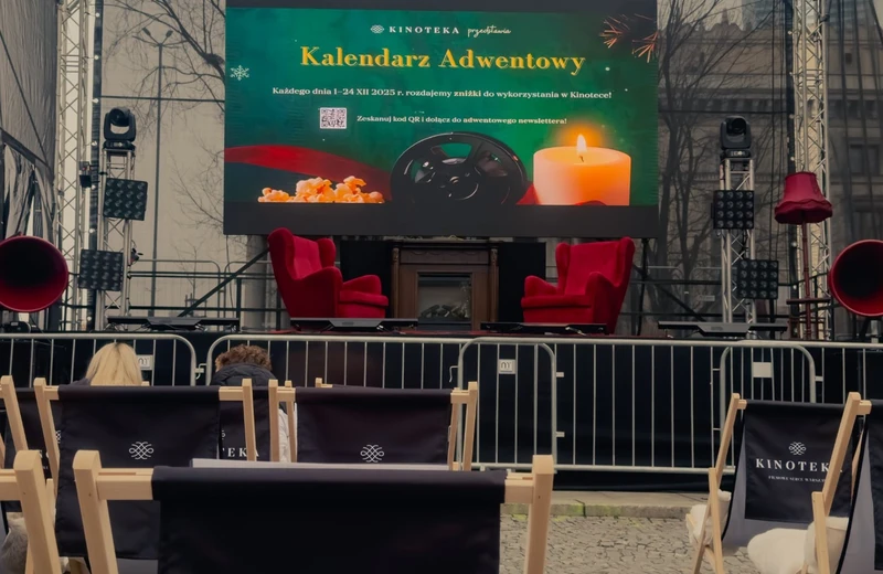 W Warszawie działa pierwsze w Polsce zimowe kino plenerowe