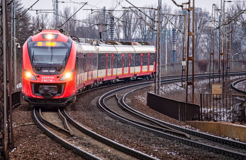 Dwa tygodnie bez pociągów na linii otwockiej. Ruszają zastępcze autobusy